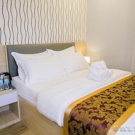 Ecl Travellers Inn Aklan Екстер'єр фото